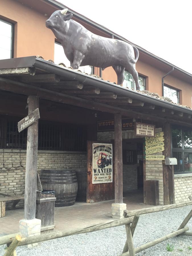 Hotel Cowboys Guest Ranch Voghera Exterior foto