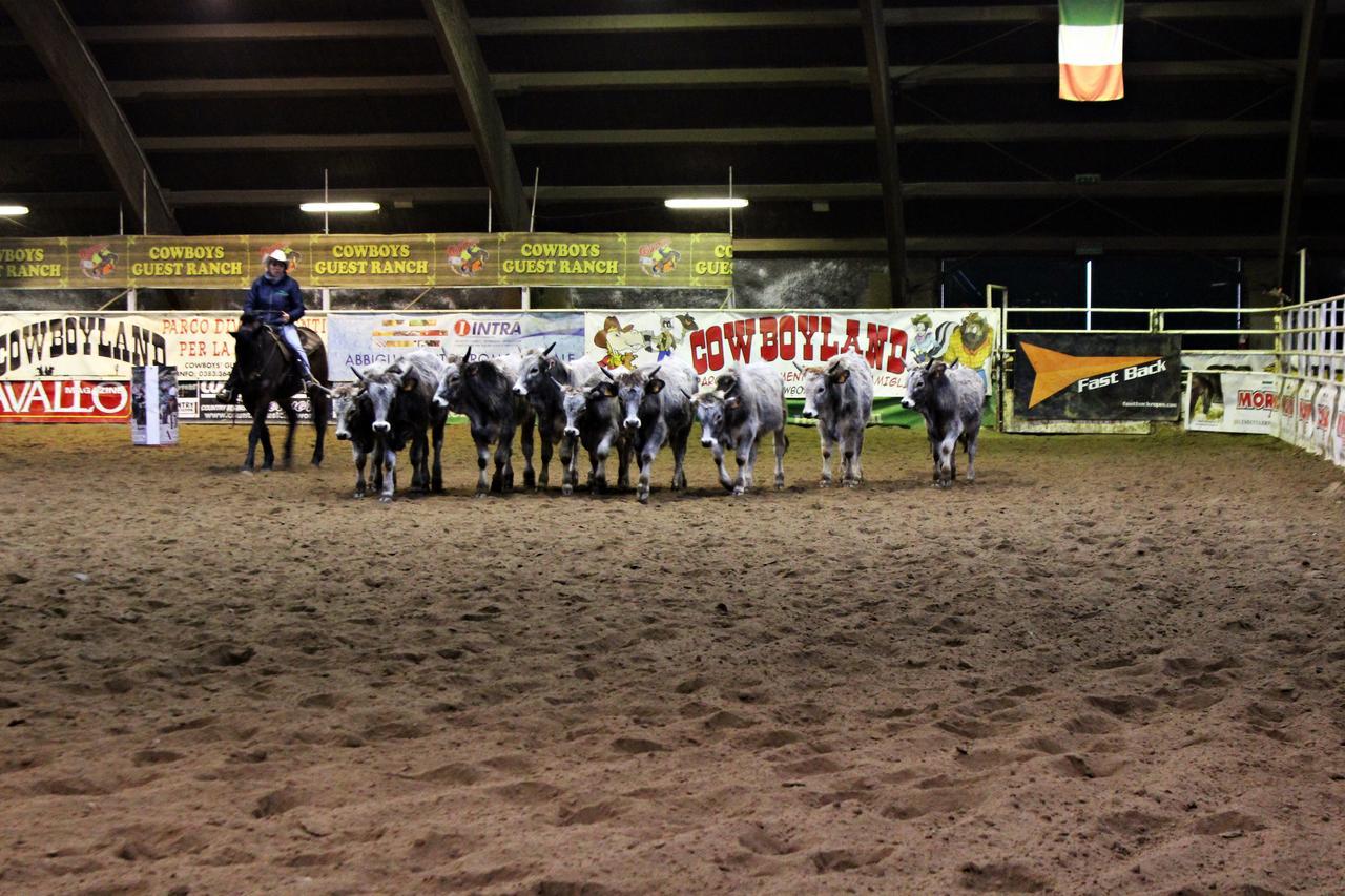 Hotel Cowboys Guest Ranch Voghera Exterior foto